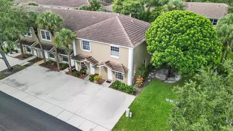 380 SW 122nd, Pembroke Pines, FL 33025
