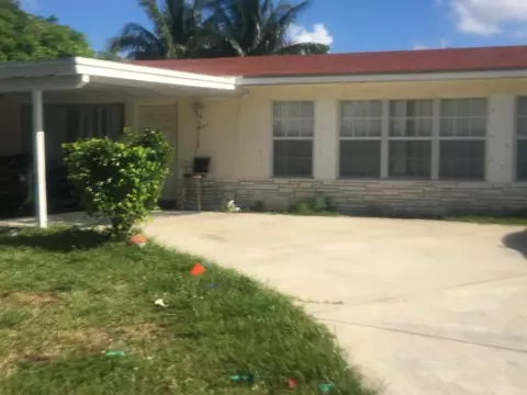 1643 44th St, West Palm Beach, FL 33407