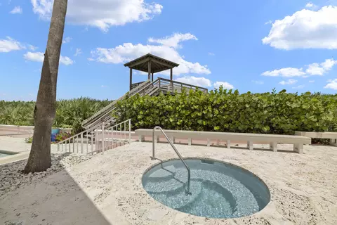 Exterior - 1701 NE Ocean Blvd #103, Stuart, FL 34994 photo 4 of 6