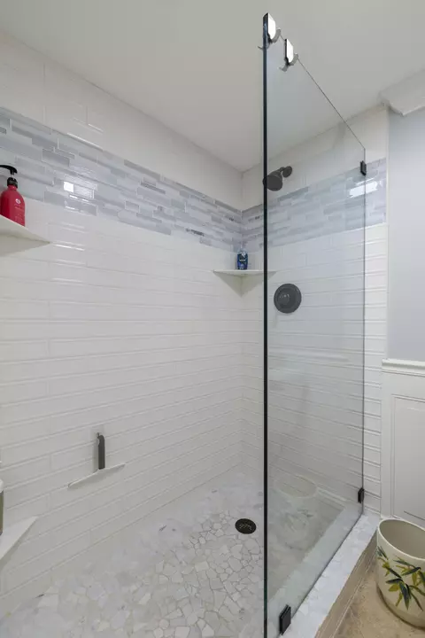 Bath - 1701 NE Ocean Blvd #103, Stuart, FL 34994 photo 5 of 5