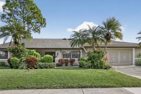 560 Juniper Pl, Wellington, FL 33414