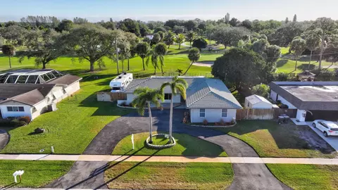 3360 Pebble Beach Dr, Lake Worth, FL 33467
