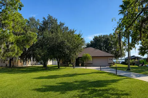 680 Memorial Dr, Sebring, FL 33870