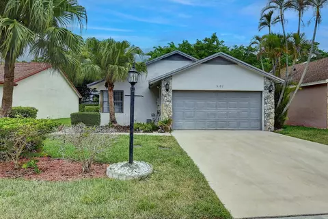 9107 Chatsworth Cascades Cir, Boca Raton, FL 33434