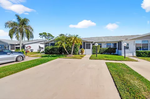 3454 Americo Dr, West Palm Beach, FL 33417