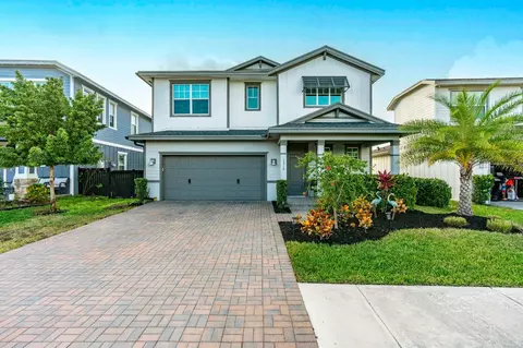 1319 Arrowhead Point Rd, The Acreage, FL 33470