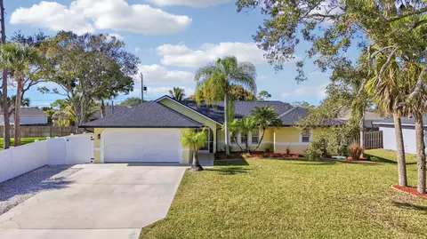 2374 SW Chateau Ter, Port Saint Lucie, FL 34953
