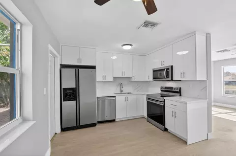 312 Greenbrier, Palm Springs, FL 33461