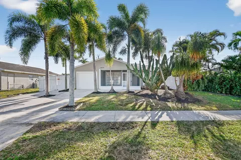 10698 Misty Ln, Royal Palm Beach, FL 33411