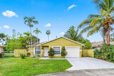 5697 Boynton Bay Cir, Boynton Beach, FL 33437