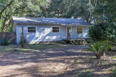 4827 Sierra Dr, Pensacola, FL 32526