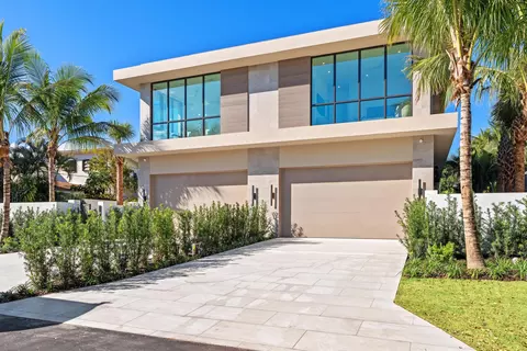 1136 NE 9th Ave, Delray Beach, FL 33483