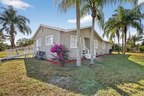 17296 W Sycamore Dr W, The Acreage, FL 33470