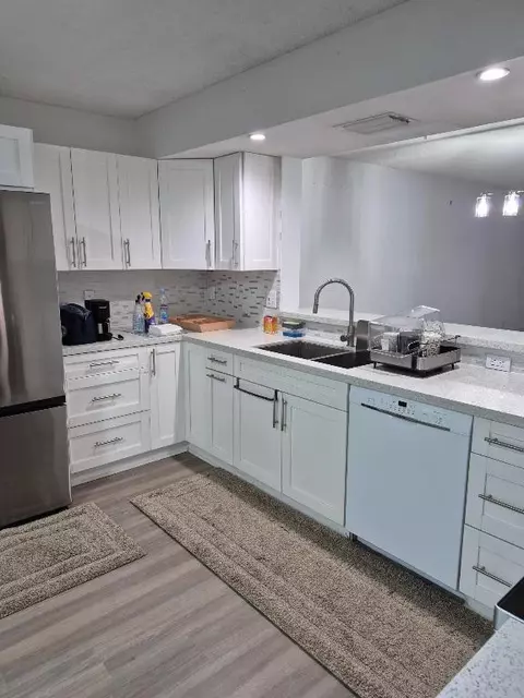 9717 Sills Dr E #102, Boynton Beach, FL 33437