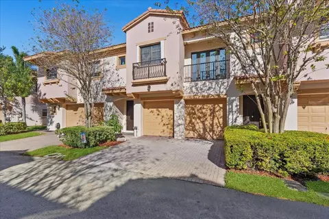 4735 Preserve St, Coconut Creek, FL 33073