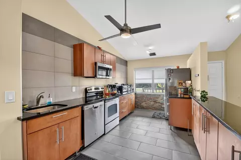 4900 Lucerne Lakes Blvd #201, Lake Worth, FL 33467