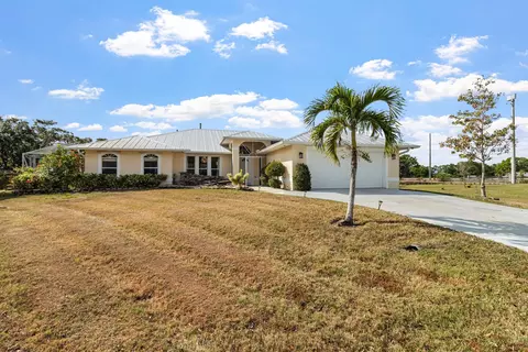 4661 NW Bogi Ct, Port Saint Lucie, FL 34983