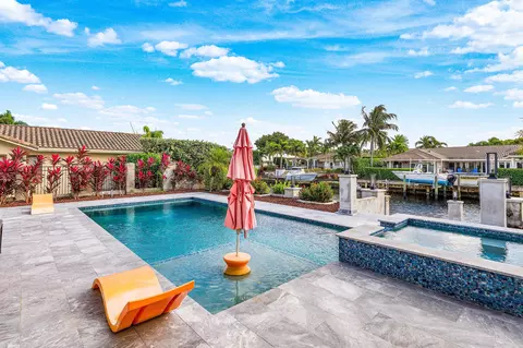 678 Carriage Hill Ln, Boca Raton, FL 33486