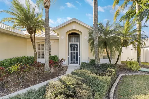 5822 NW Begonia Ave, Port Saint Lucie, FL 34986