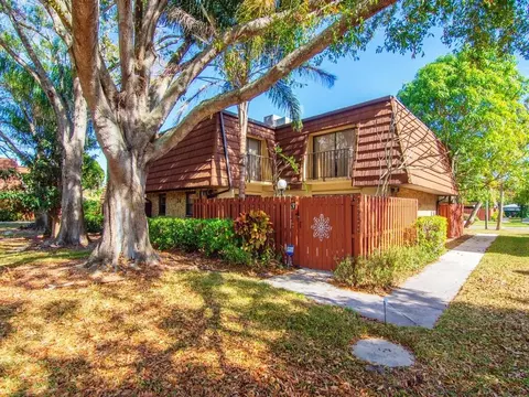 1458 N Lawnwood Cir #24B, Fort Pierce, FL 34950
