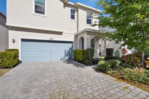 1822 Lake Cove Dr, Lake Worth, FL 33460