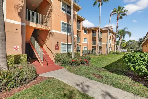 3662 NW Adriatic Ln, Jensen Beach, FL 34957