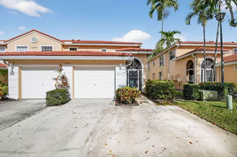 12474 Crystal Pointe Dr #202, Boynton Beach, FL 33437