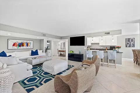 800 E Jeffery #106, Boca Raton, FL 33487