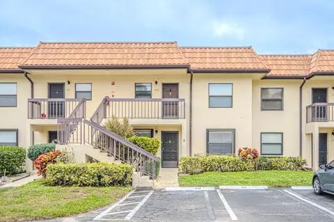 7094 Golf Colony Ct #102, Lake Worth, FL 33467