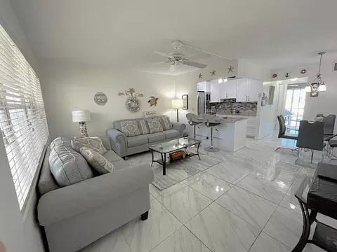 210 Horizons St E #207, Boynton Beach, FL 33435