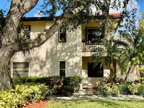 7979 Eastlake Dr #F, Boca Raton, FL 33433