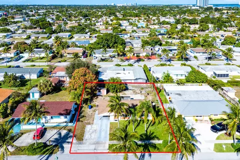 330 W 22nd Ct, Riviera Beach, FL 33404