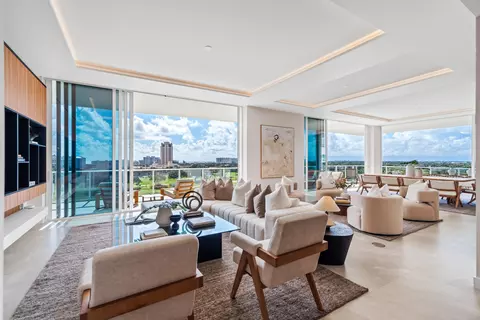 220 SE Mizner Blvd #PH-24, Boca Raton, FL 33432
