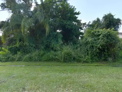 232 SW Crescent Ave, Port St Lucie, FL 34984
