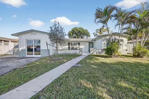 8961 NW 21st St, Pembroke Pines, FL 33024