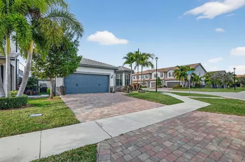 4785 San Fratello Cir, Lake Worth, FL 33467