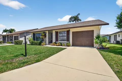 6262 Tall Cypress Cir, Greenacres, FL 33463