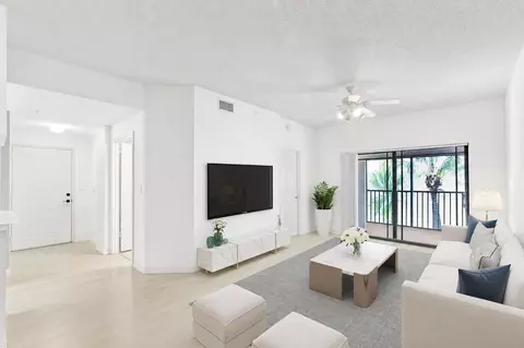 2806 Veronia Dr #301, Palm Beach Gardens, FL 33410