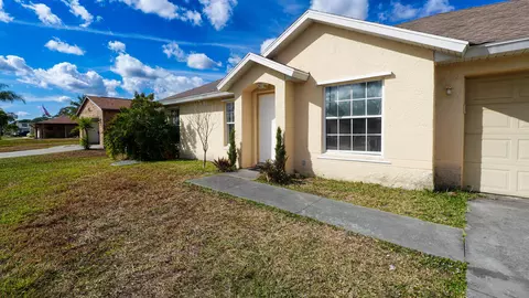 773 SE Atlantus Ave, Port Saint Lucie, FL 34983