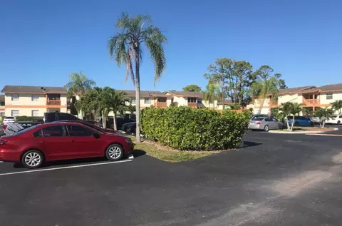 1830 Abbey Rd #105, West Palm Beach, FL 33415