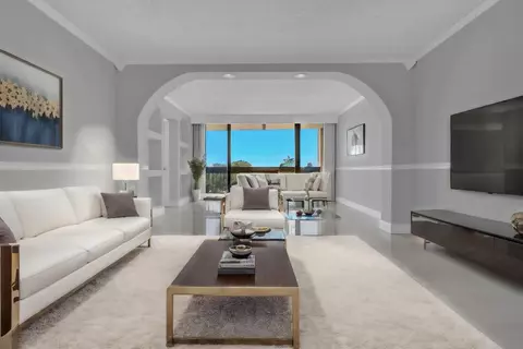 2000 Presidential Way #504, West Palm Beach, FL 33401