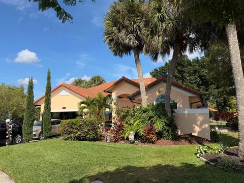 9050 Cypress Hollow Dr, Palm Beach Gardens, FL 33418