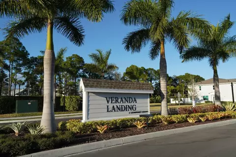 870 SE Grovebush Ln, Port Saint Lucie, FL 34984