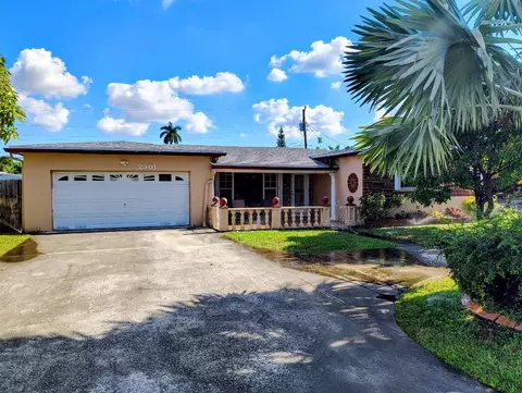 2301 Everglades Dr, Miramar, FL 33023
