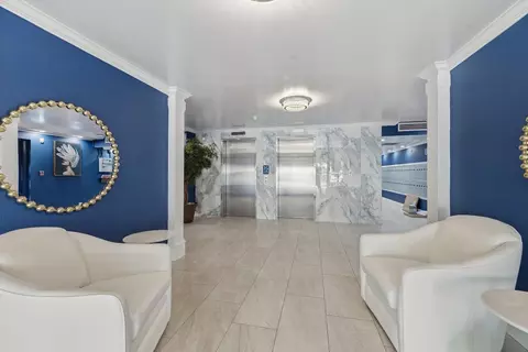 2600 S Course Dr #610, Pompano Beach, FL 33069