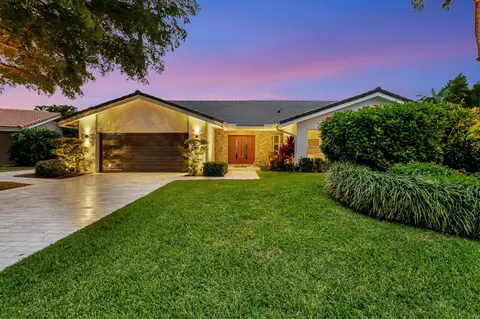 4911 Pineview Cir, Delray Beach, FL 33445