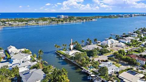 2204 Notre Dame Dr, Lake Worth Beach, FL 33460