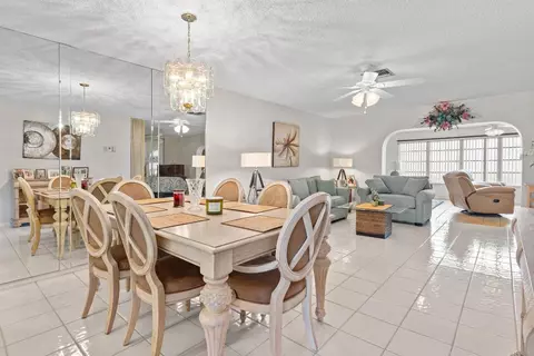 5800 Fernley Dr W #18, West Palm Beach, FL 33415