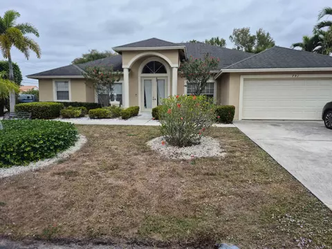 791 SW Dolores Ave, Port Saint Lucie, FL 34983
