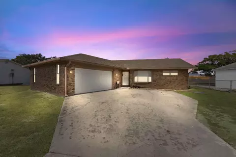 449 SE Oakridge Dr, Port Saint Lucie, FL 34984